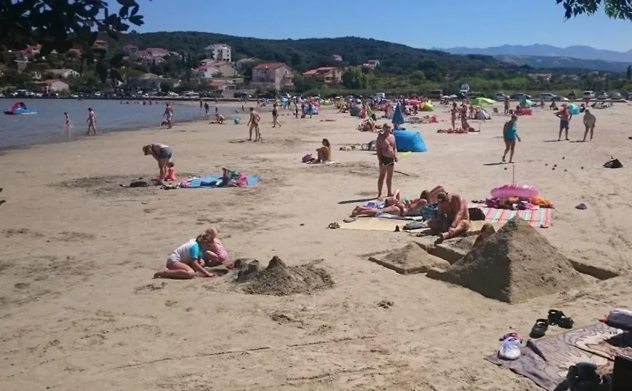 Casa de Férias Kuca Za Odmor Alf Vila Kampor